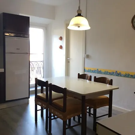 Laura6 Apartment *